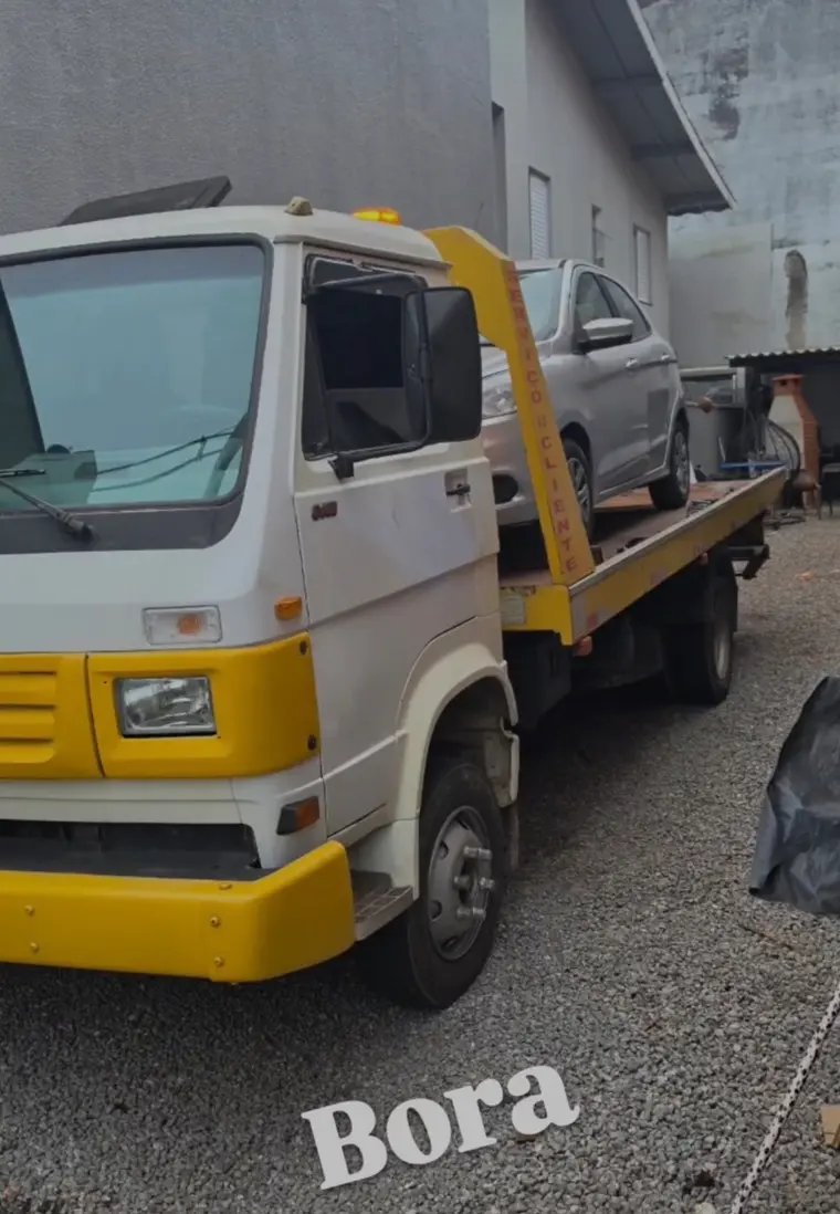 Guincho plataforma carregando carro em São Bernardo do Campo
